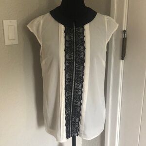 Ladies White and Black Chic by Jacob Blouse - Size Small